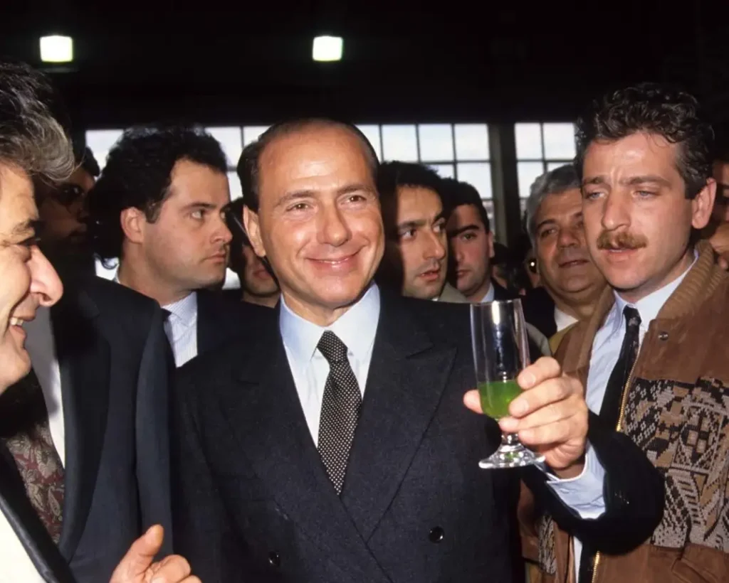 Silvio Berlusconi prima dle trapianto di capelli
